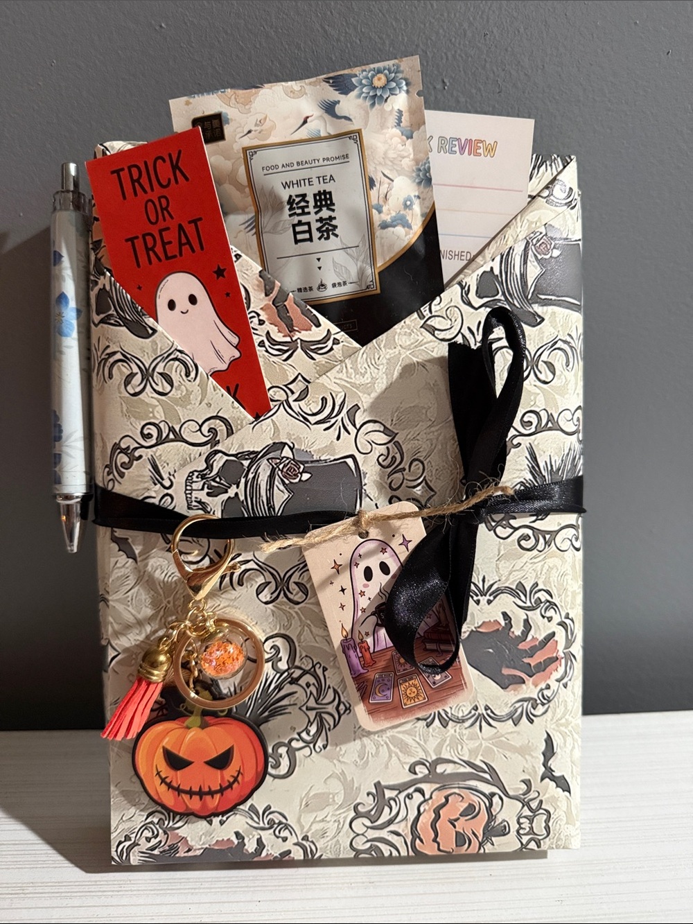Halloween blind date with a book. Confronting deepest fears.